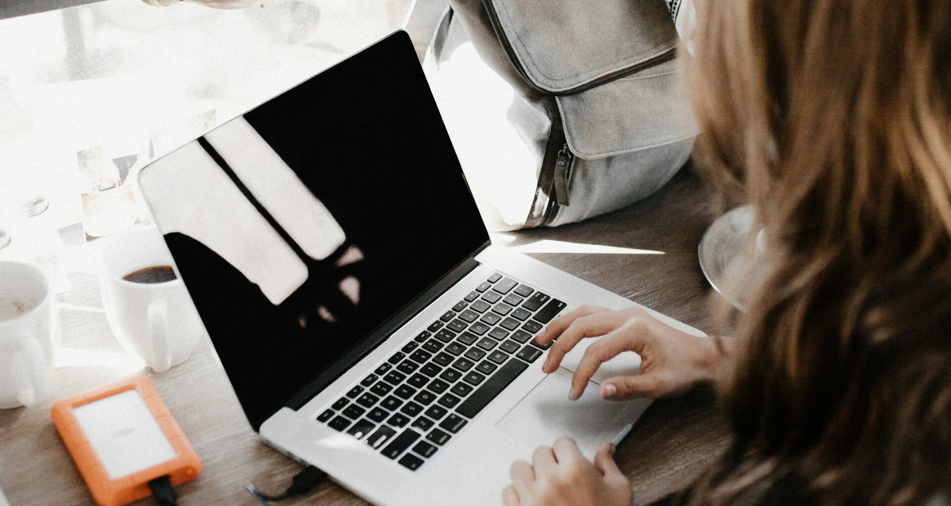 AIモードでGoogle検索するイメージ。