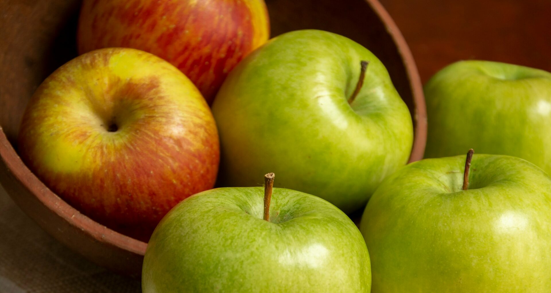 Appleのイノベーションと世代交代のイメージ。